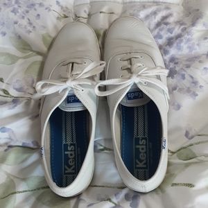 Leather keds lightly used